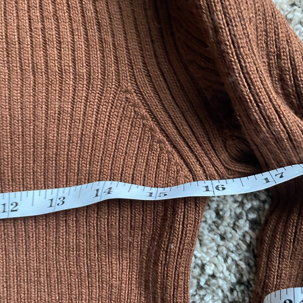 Bogner Vintage Woman’s Sweater in SZ 8/M in gently used condition - Picture 5 of 7